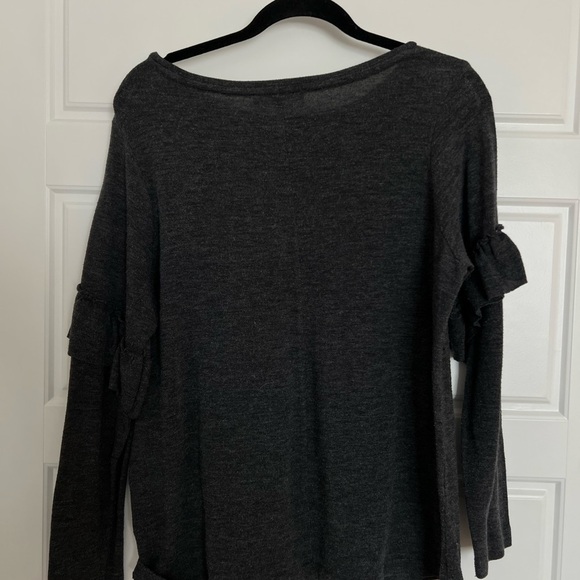 PHILOSOPHY Women’s Gray Ruffle Sleeve Blouse Fits M/L - Picture 4 of 5